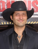 Robert Rodriguez desea al "Governator" en la secuela de "Predator"